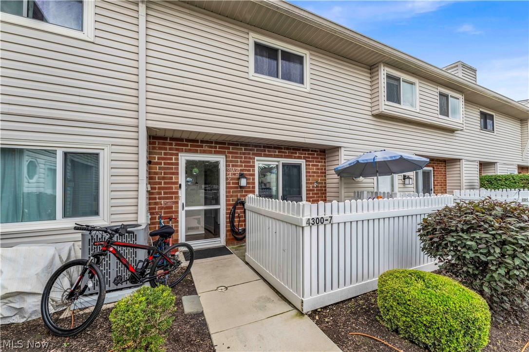4300 Hyde Park Court North Olmsted OH 44070