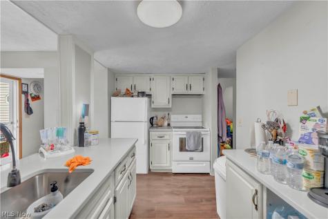 4300 Hyde Park Court North Olmsted OH 44070