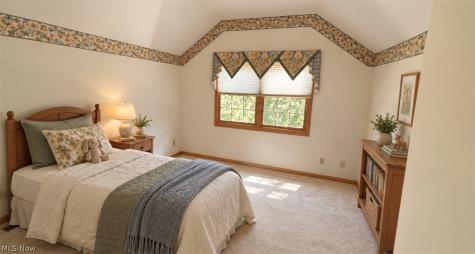 2548 Glenshire Circle Uniontown OH 44685