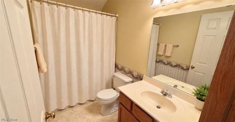 2548 Glenshire Circle Uniontown OH 44685