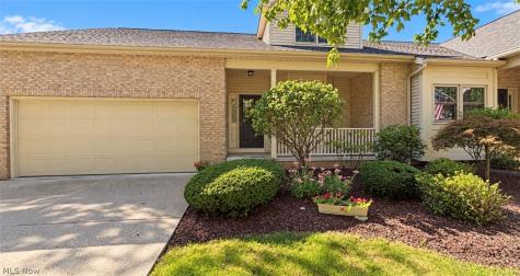 2548 Glenshire Circle Uniontown OH 44685