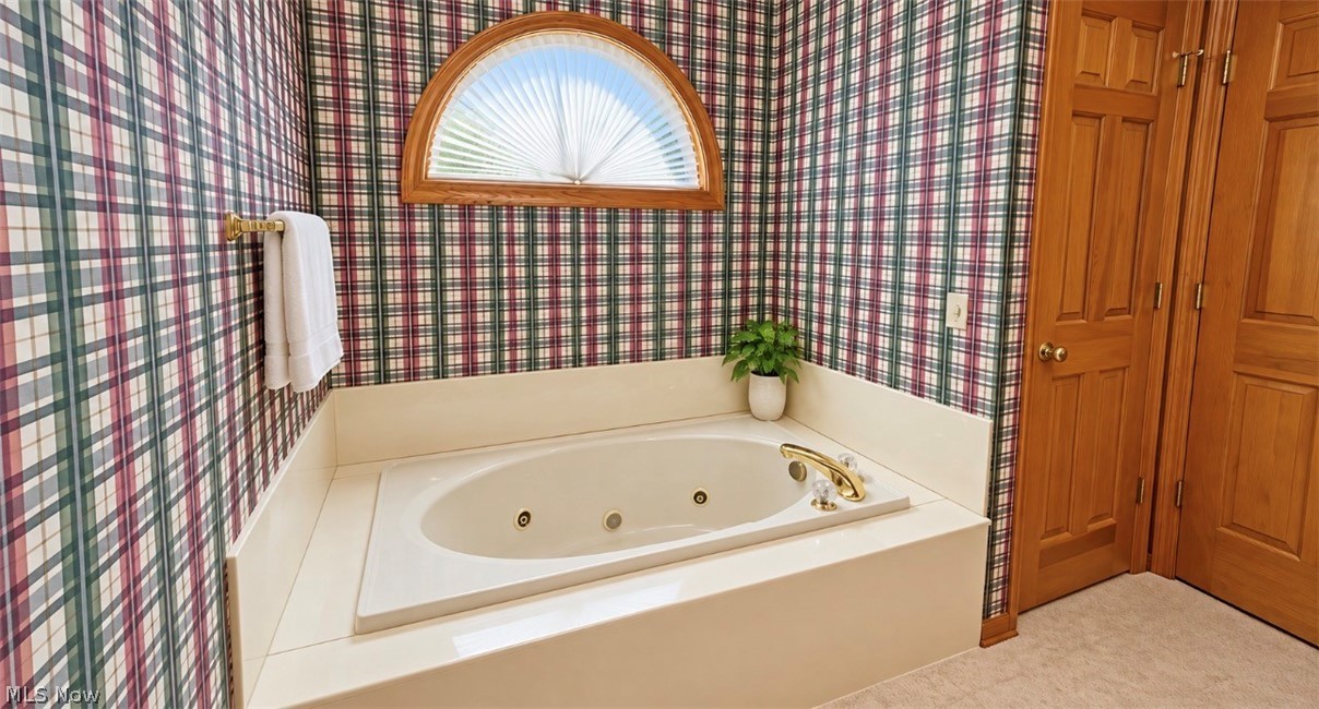 2548 Glenshire Circle Uniontown OH 44685