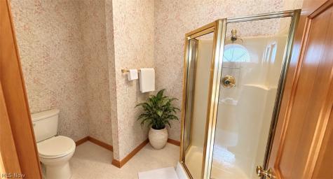 2548 Glenshire Circle Uniontown OH 44685