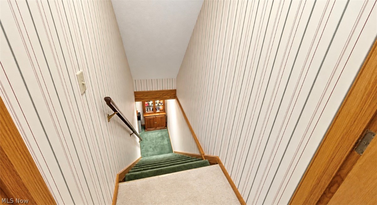 2548 Glenshire Circle Uniontown OH 44685