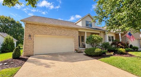 2548 Glenshire Circle Uniontown OH 44685