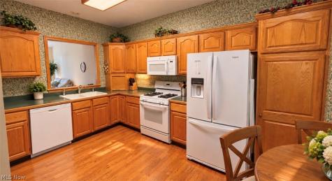 2548 Glenshire Circle Uniontown OH 44685
