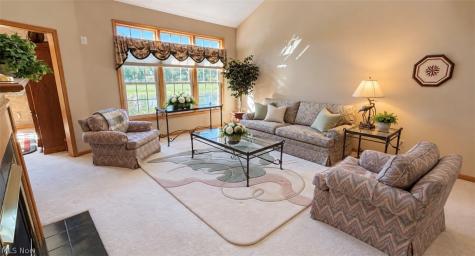 2548 Glenshire Circle Uniontown OH 44685