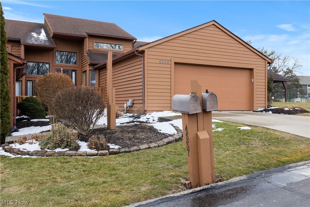 4559 Oakhill Boulevard Lorain OH 44053