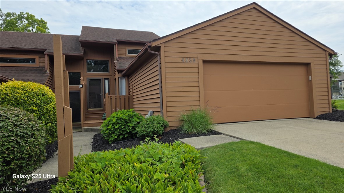 4559 Oakhill Boulevard Lorain OH 44053