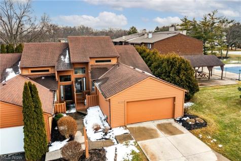 4559 Oakhill Boulevard Lorain OH 44053