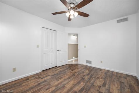 4559 Oakhill Boulevard Lorain OH 44053
