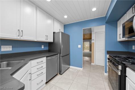 4559 Oakhill Boulevard Lorain OH 44053