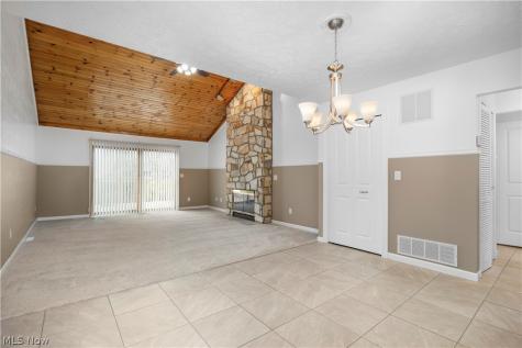 4559 Oakhill Boulevard Lorain OH 44053