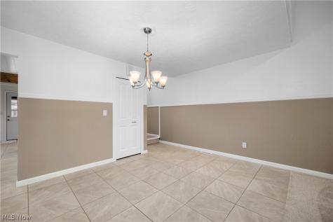 4559 Oakhill Boulevard Lorain OH 44053