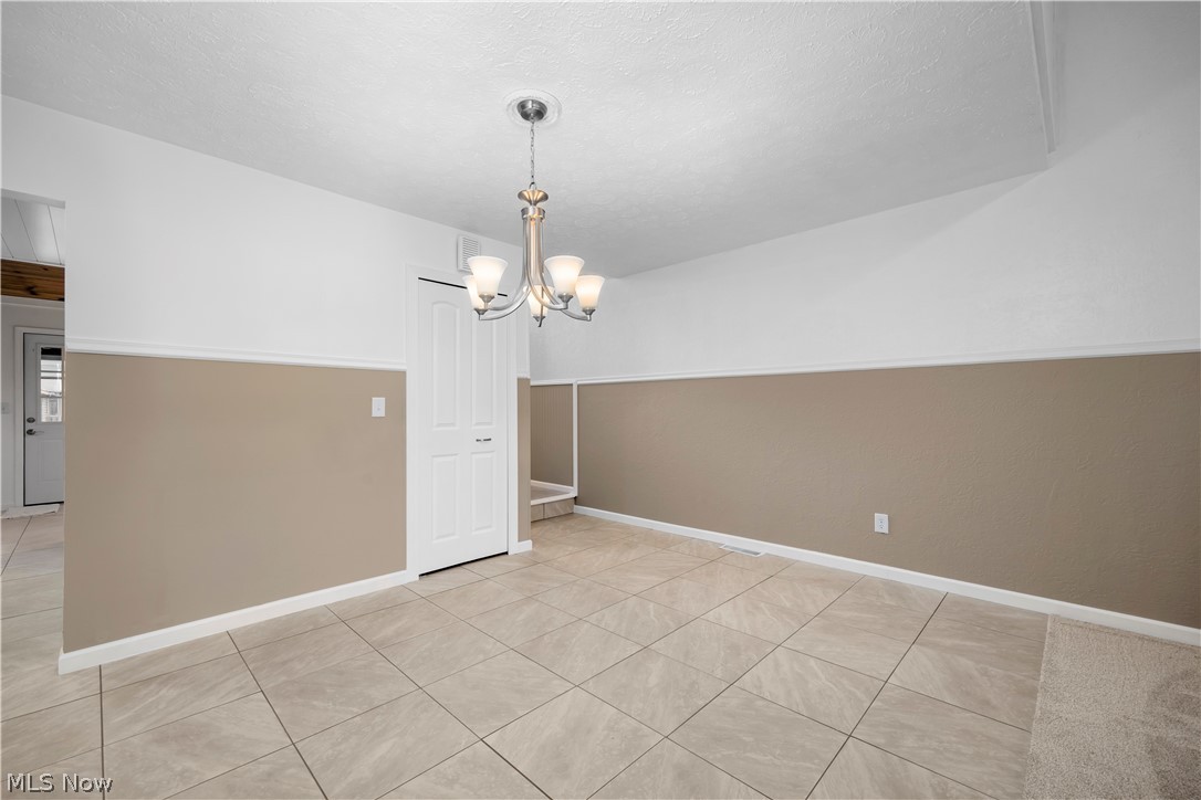 4559 Oakhill Boulevard Lorain OH 44053