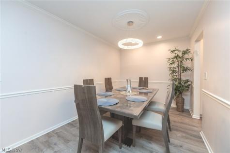 2112 Acacia Park Drive Lyndhurst OH 44124