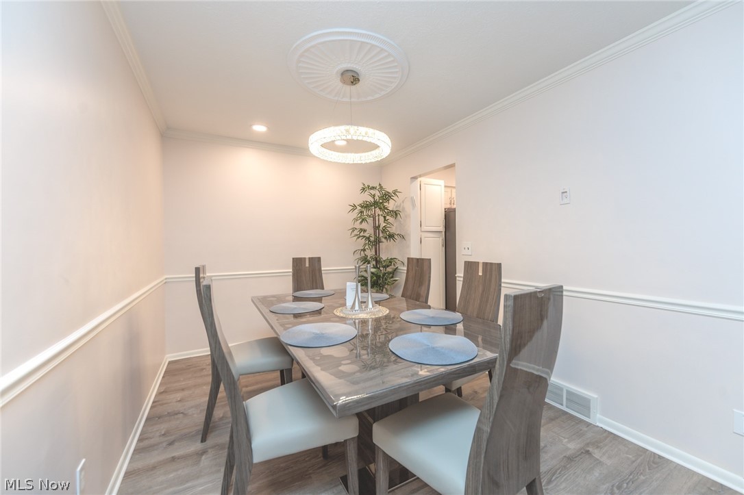 2112 Acacia Park Drive Lyndhurst OH 44124