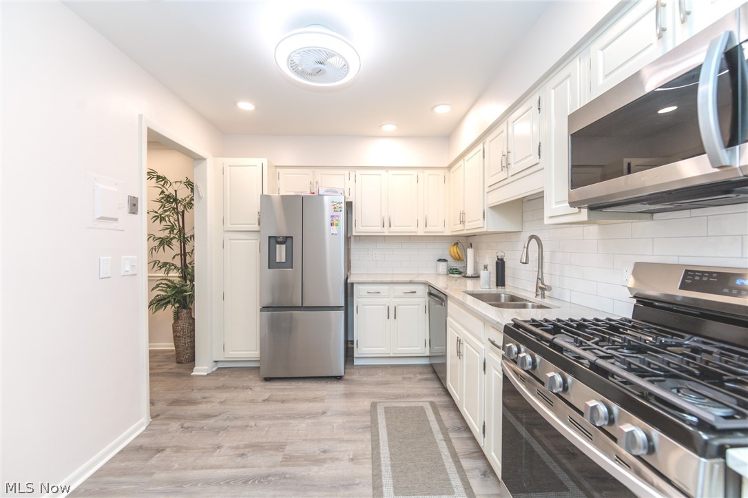 2112 Acacia Park Drive Lyndhurst OH 44124