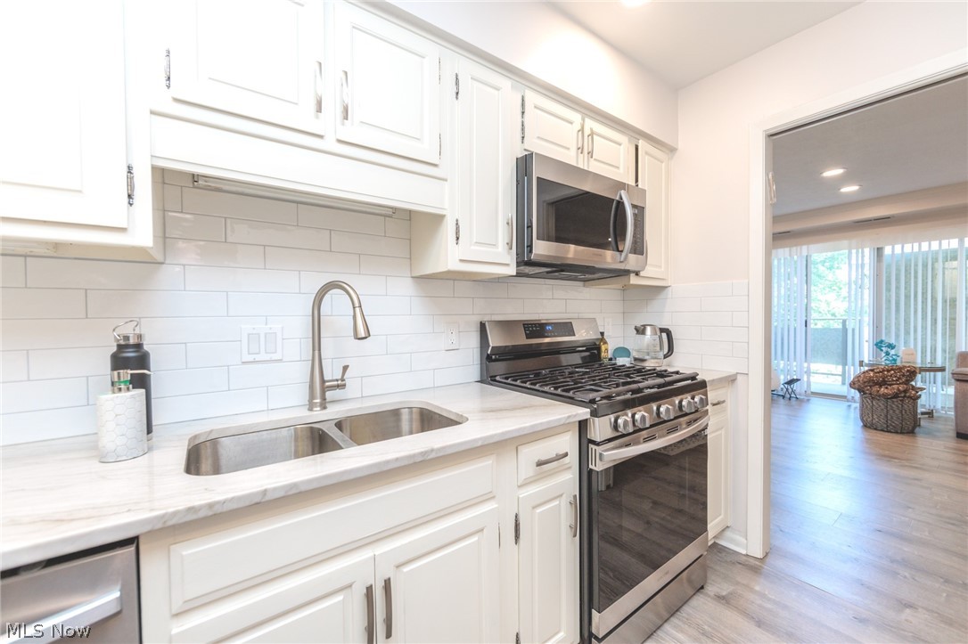 2112 Acacia Park Drive Lyndhurst OH 44124