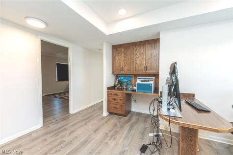 2112 Acacia Park Drive Lyndhurst OH 44124