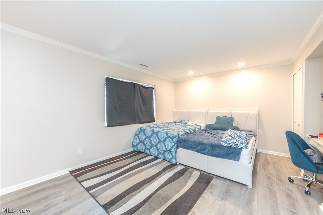 2112 Acacia Park Drive Lyndhurst OH 44124
