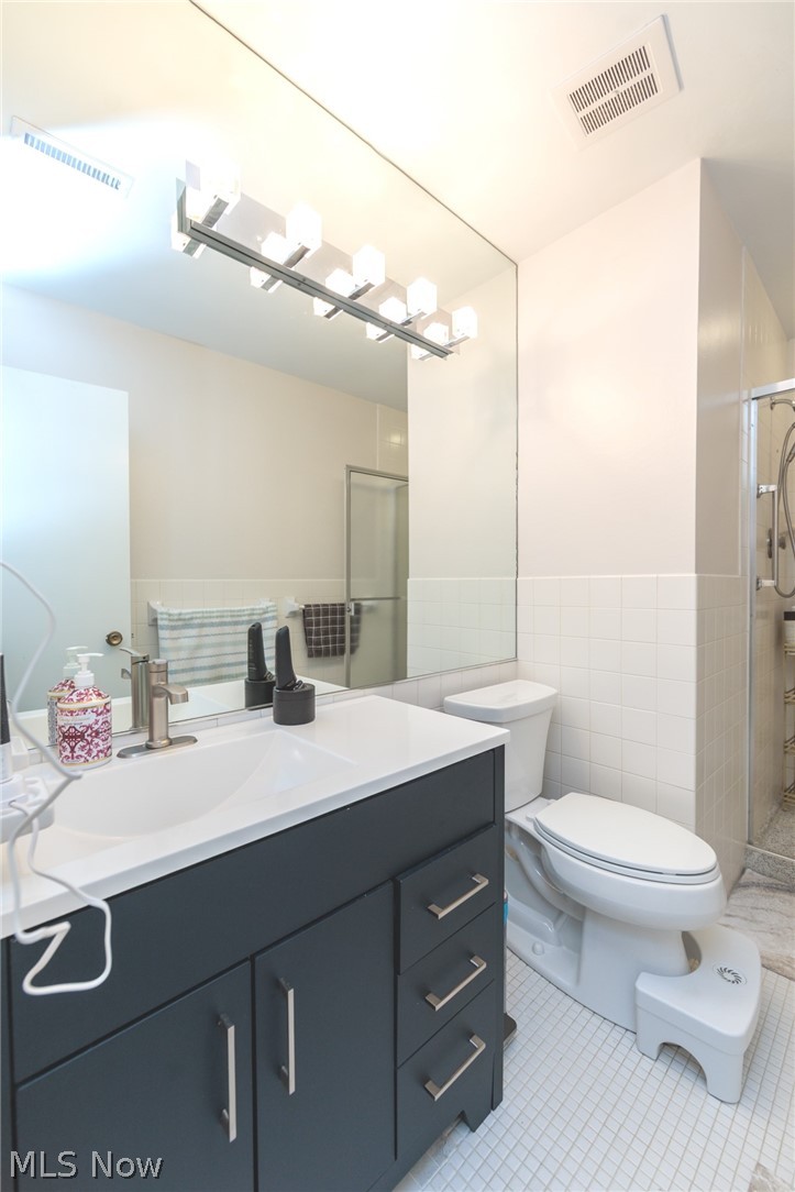 2112 Acacia Park Drive Lyndhurst OH 44124