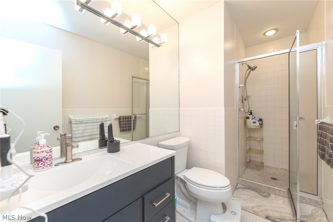 2112 Acacia Park Drive Lyndhurst OH 44124