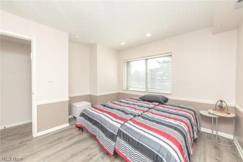 2112 Acacia Park Drive Lyndhurst OH 44124