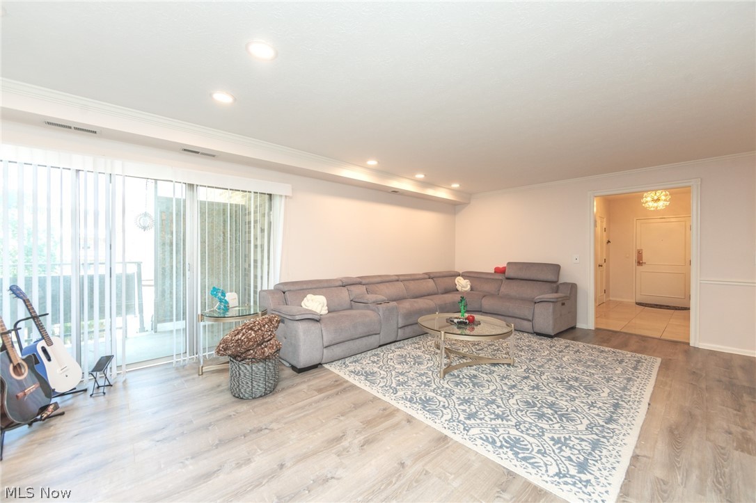 2112 Acacia Park Drive Lyndhurst OH 44124