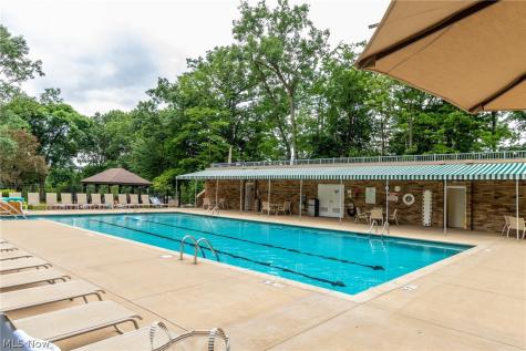 2112 Acacia Park Drive Lyndhurst OH 44124