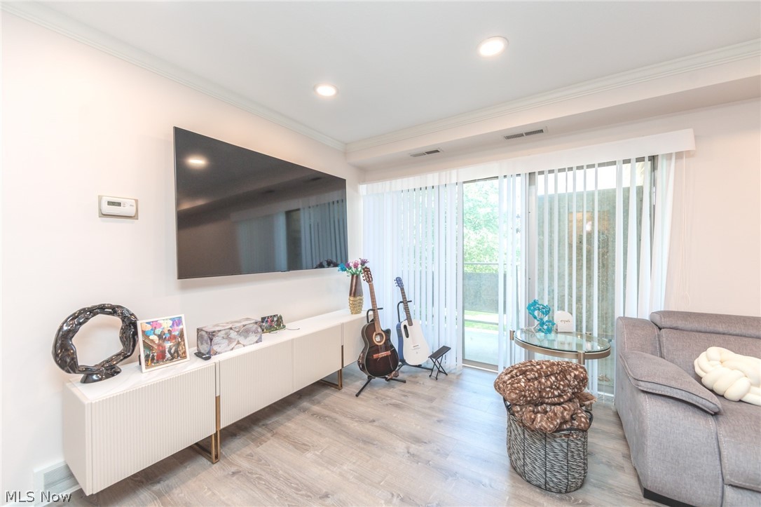 2112 Acacia Park Drive Lyndhurst OH 44124