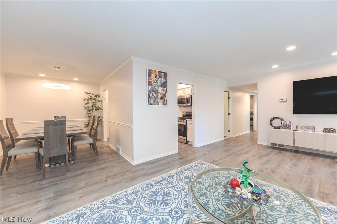 2112 Acacia Park Drive Lyndhurst OH 44124