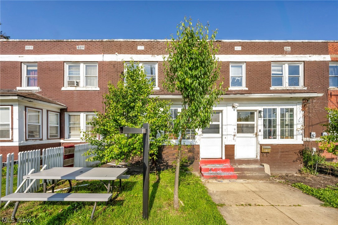 8 Anaconda Road Akron OH 44310