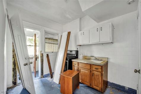 8 Anaconda Road Akron OH 44310