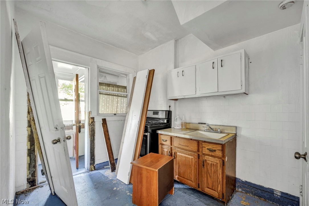 8 Anaconda Road Akron OH 44310