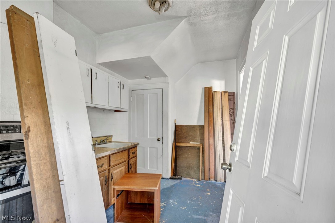 8 Anaconda Road Akron OH 44310