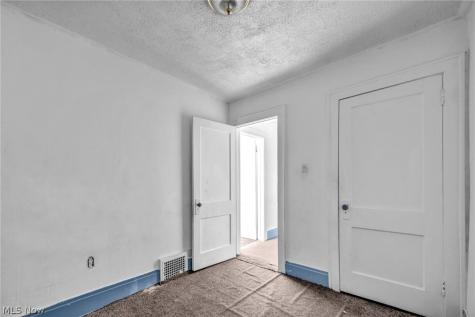 8 Anaconda Road Akron OH 44310