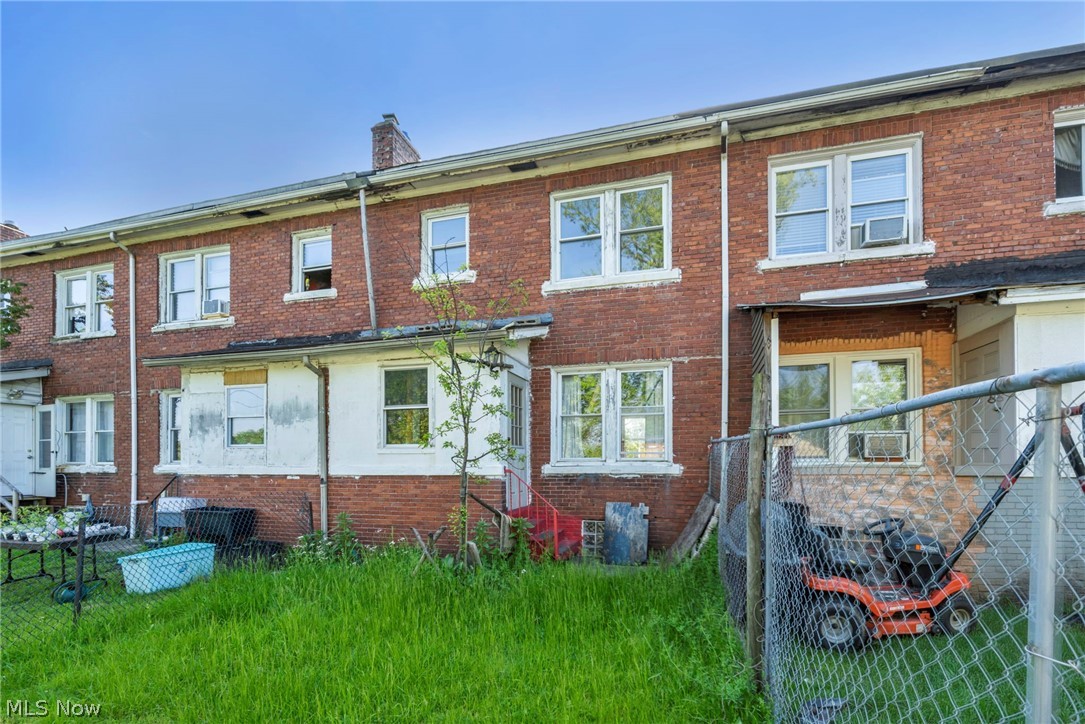8 Anaconda Road Akron OH 44310