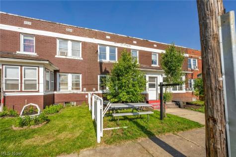 8 Anaconda Road Akron OH 44310