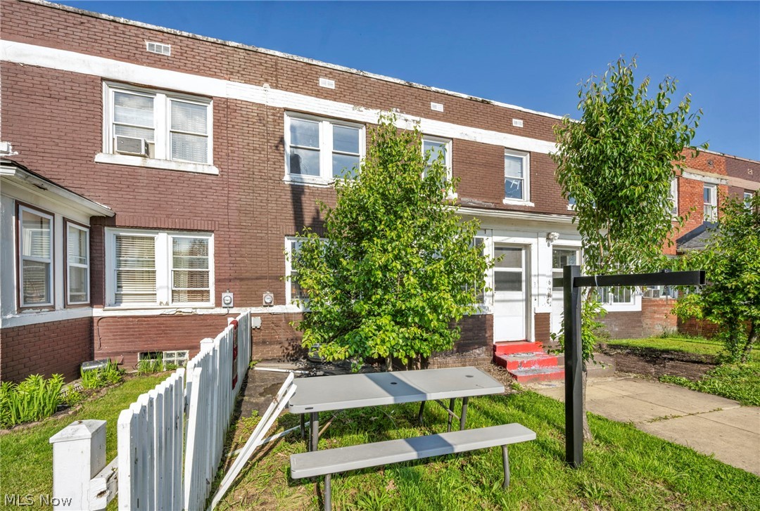 8 Anaconda Road Akron OH 44310