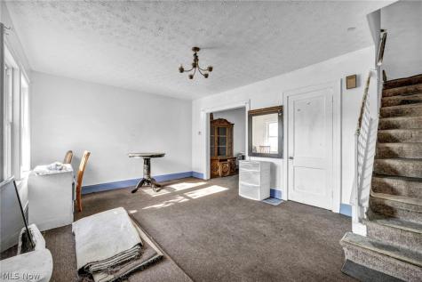 8 Anaconda Road Akron OH 44310