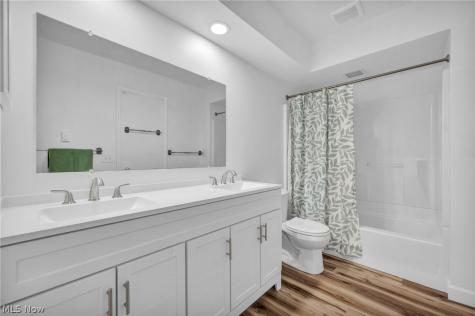 11 Meadowlawn Drive Mentor OH 44060