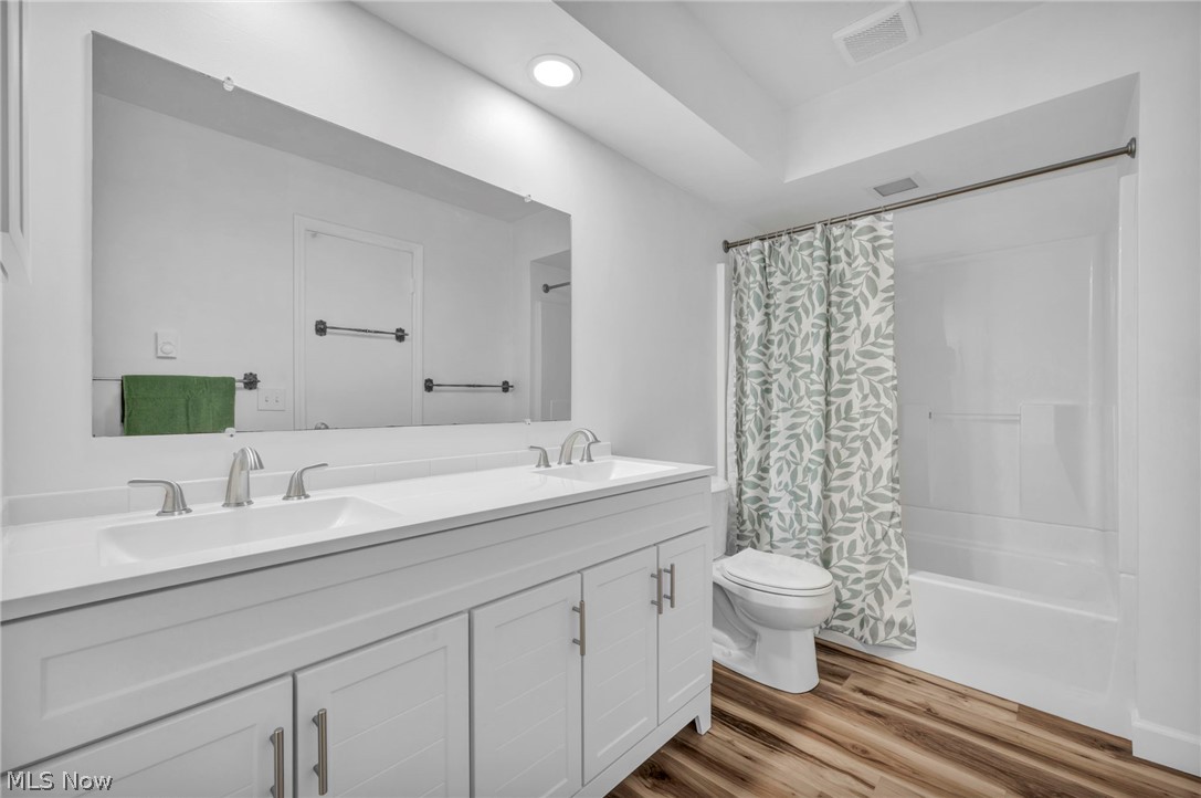 11 Meadowlawn Drive Mentor OH 44060