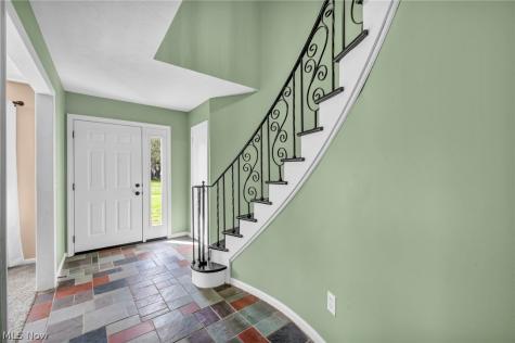 11 Meadowlawn Drive Mentor OH 44060