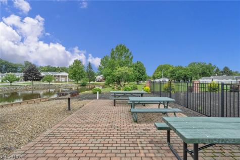11 Meadowlawn Drive Mentor OH 44060
