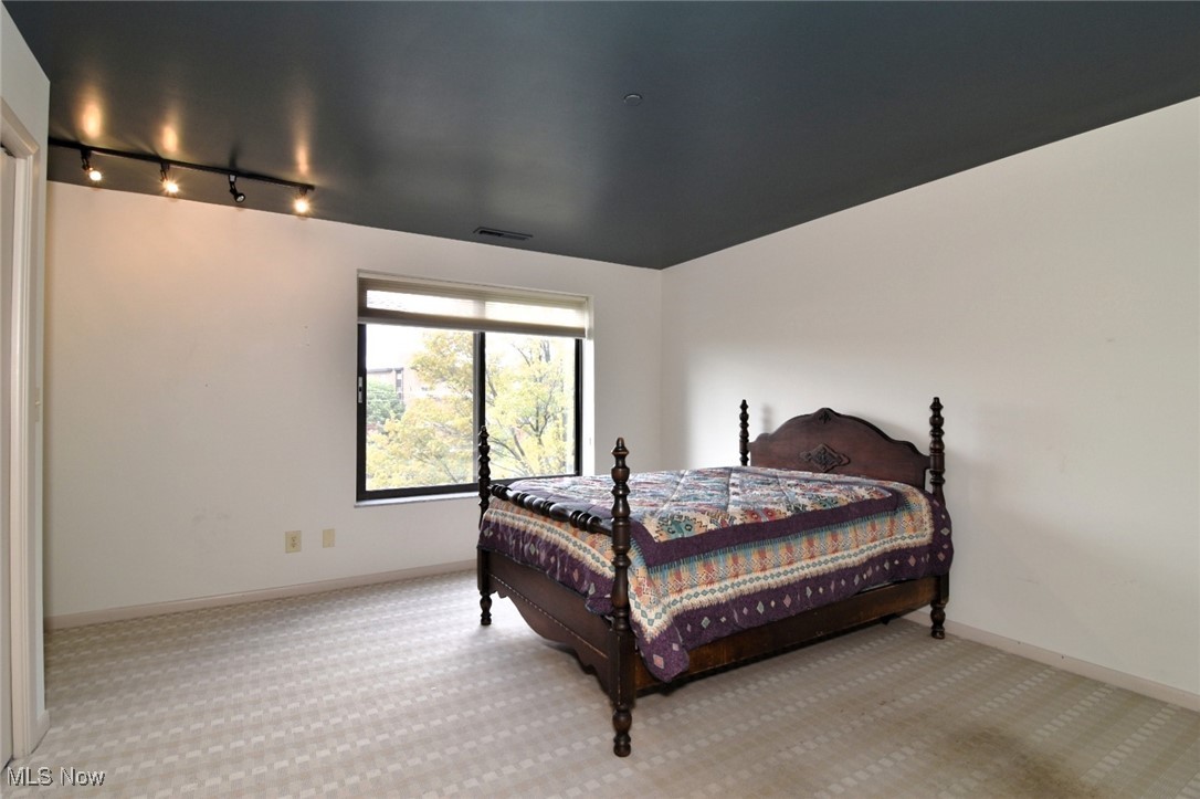 27500 Cedar Road Beachwood OH 44122