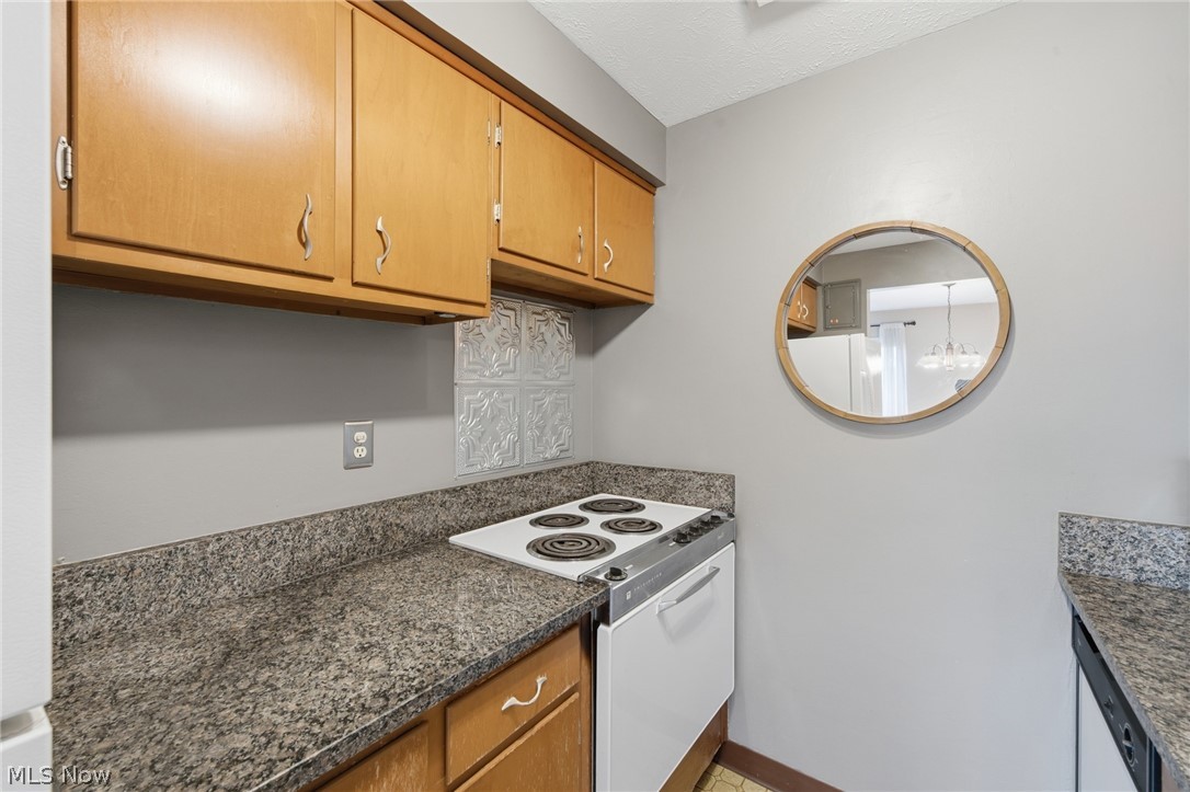 14567 Madison Avenue Lakewood OH 44107