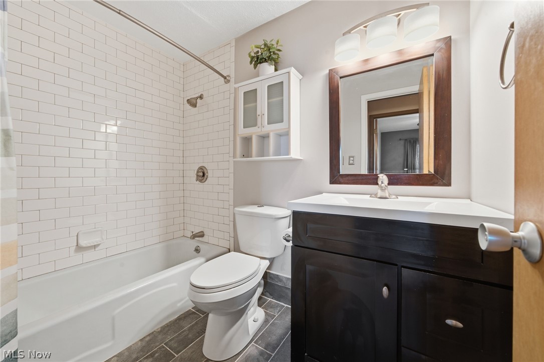 14567 Madison Avenue Lakewood OH 44107