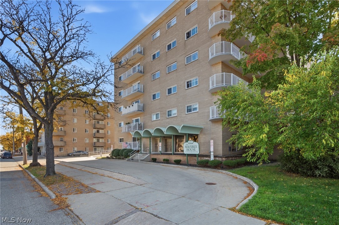 14567 Madison Avenue Lakewood OH 44107