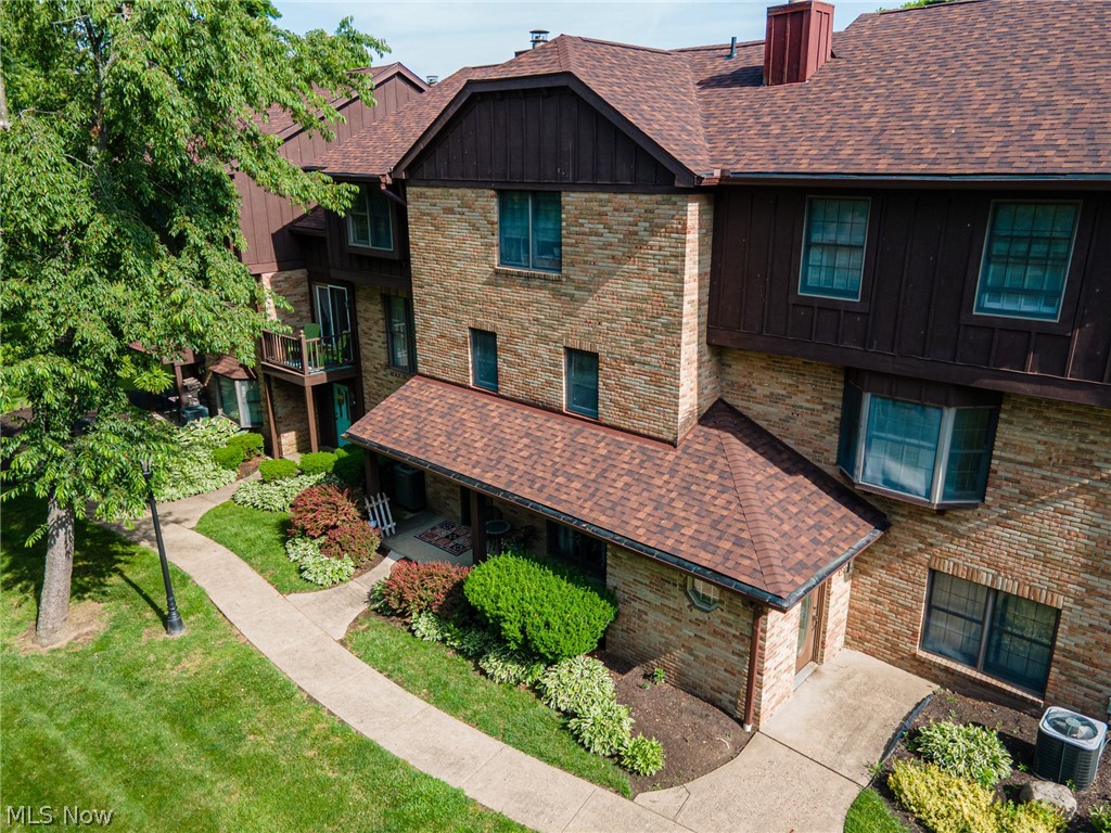 16 Acorn Lane Coshocton OH 43812